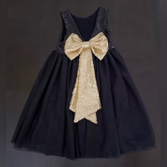 Toddler Girl Sequin Dress. Size 5T - Picture 13 of 13